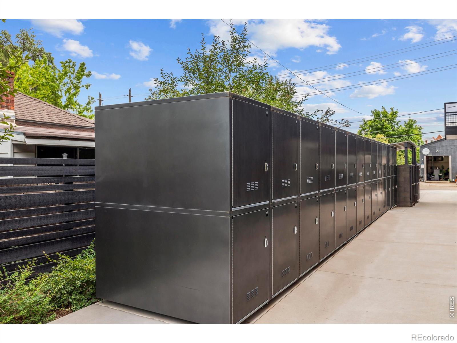 2718 Pine Street Unit: 301