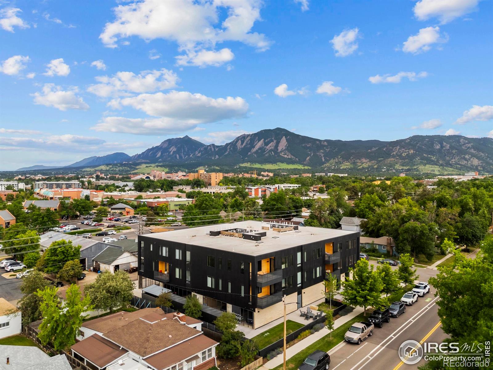 2718 Pine Street Unit: 301