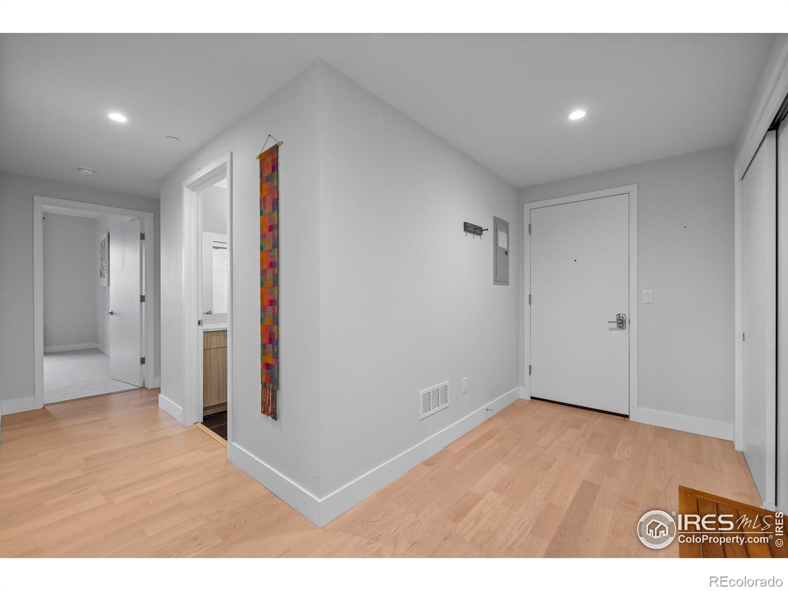 2718 Pine Street Unit: 301