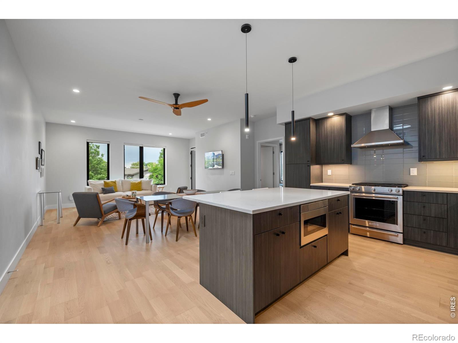 2718 Pine Street Unit: 301