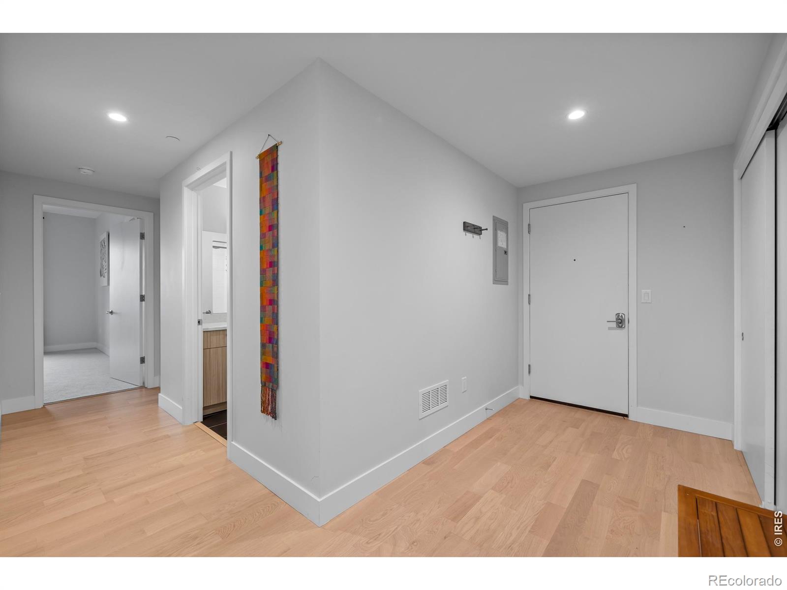 2718 Pine Street Unit: 301