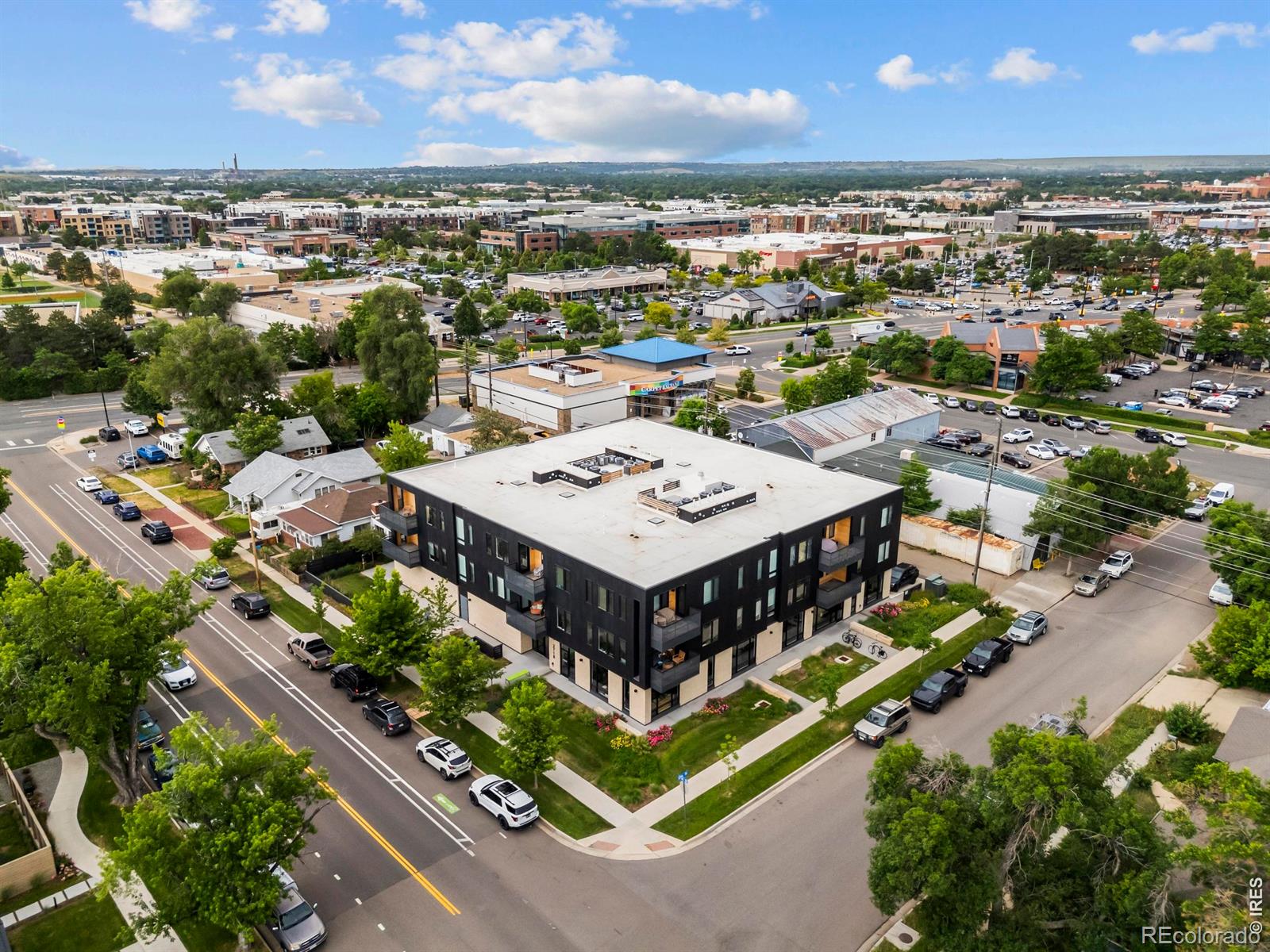 2718 Pine Street Unit: 301