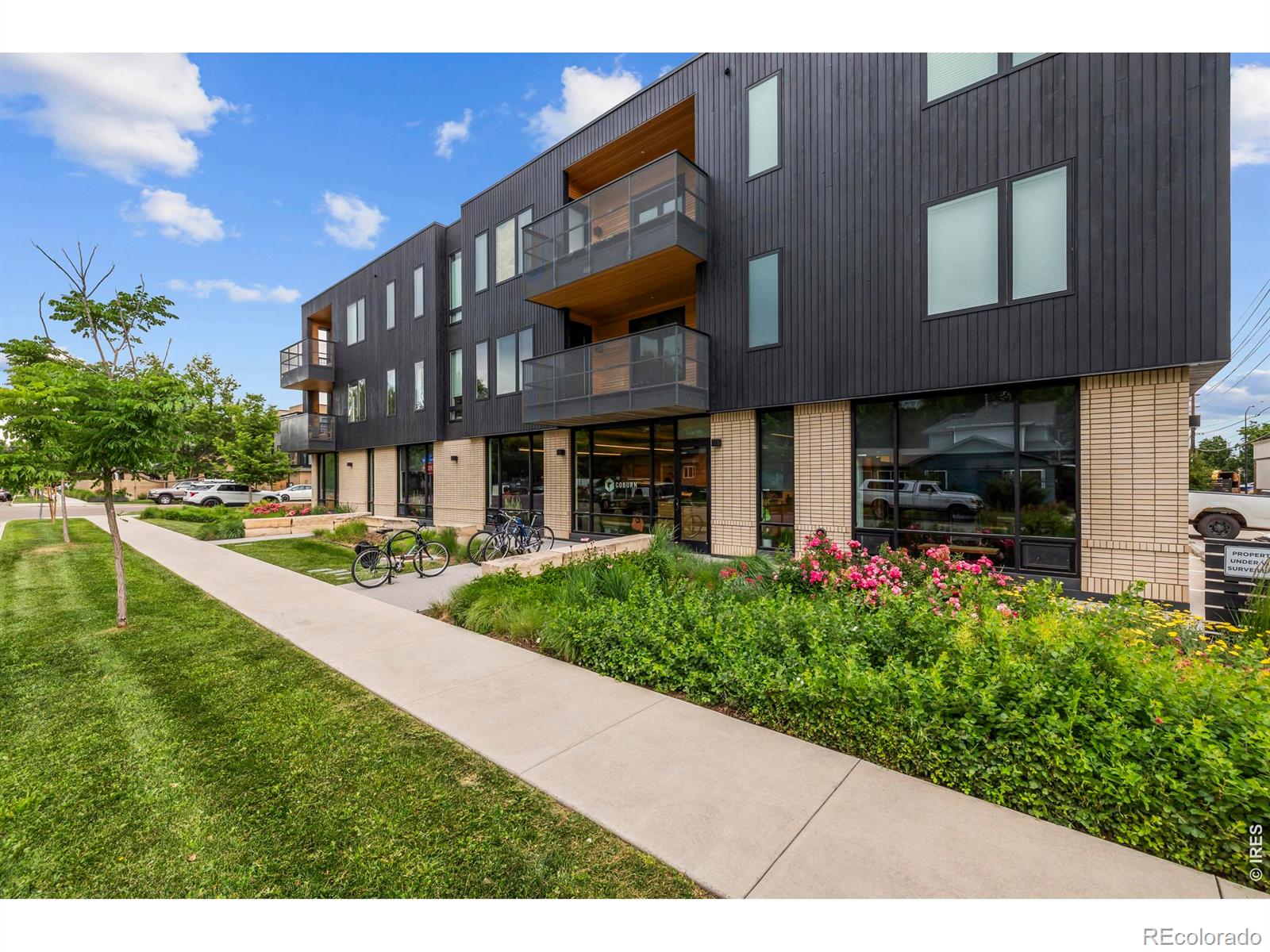 2718 Pine Street Unit: 301