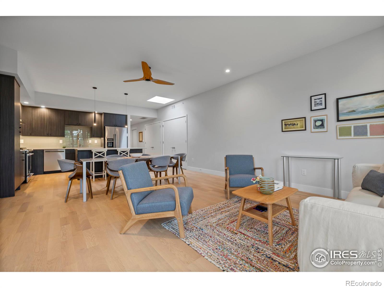 2718 Pine Street Unit: 301