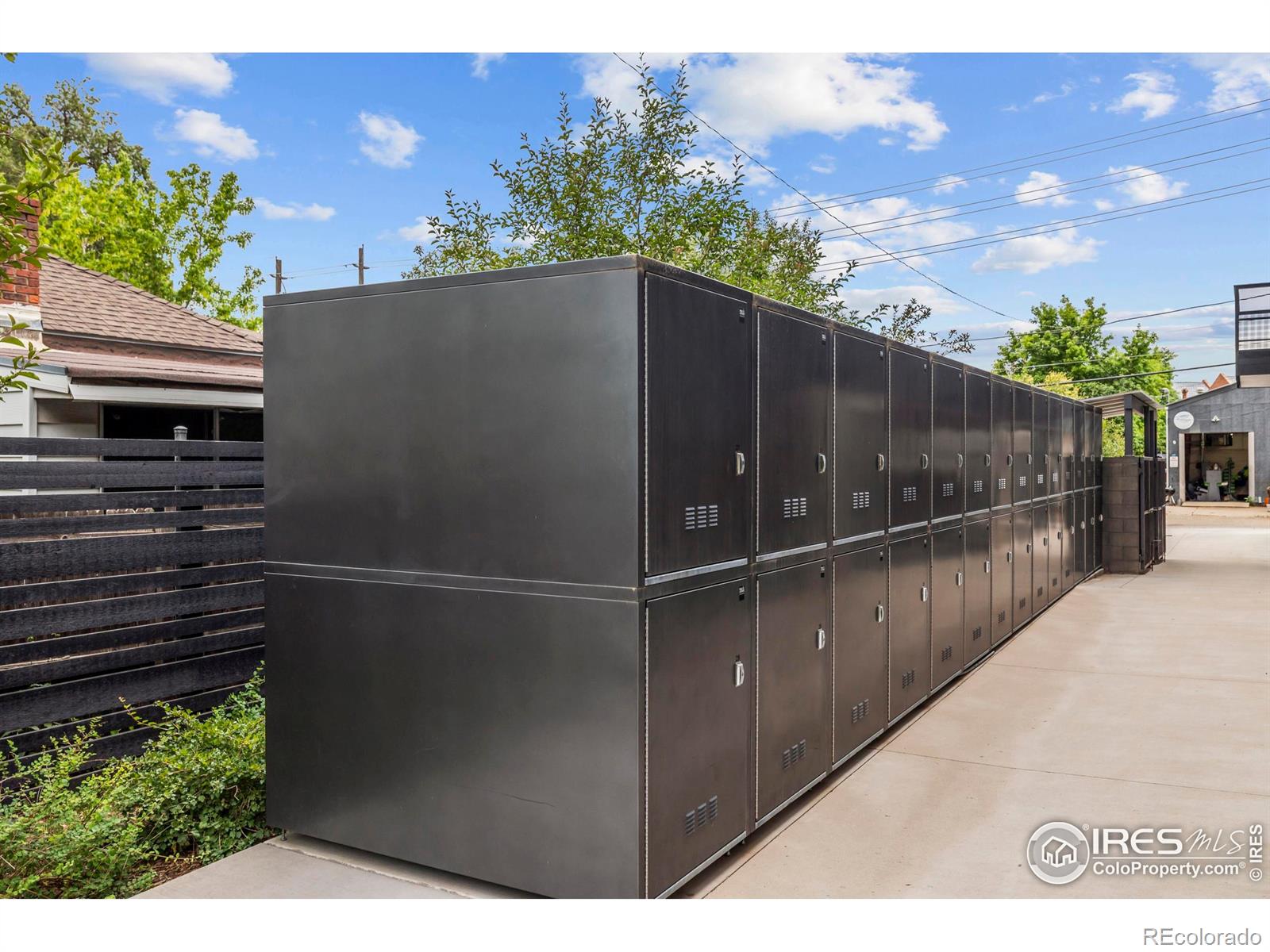 2718 Pine Street Unit: 301