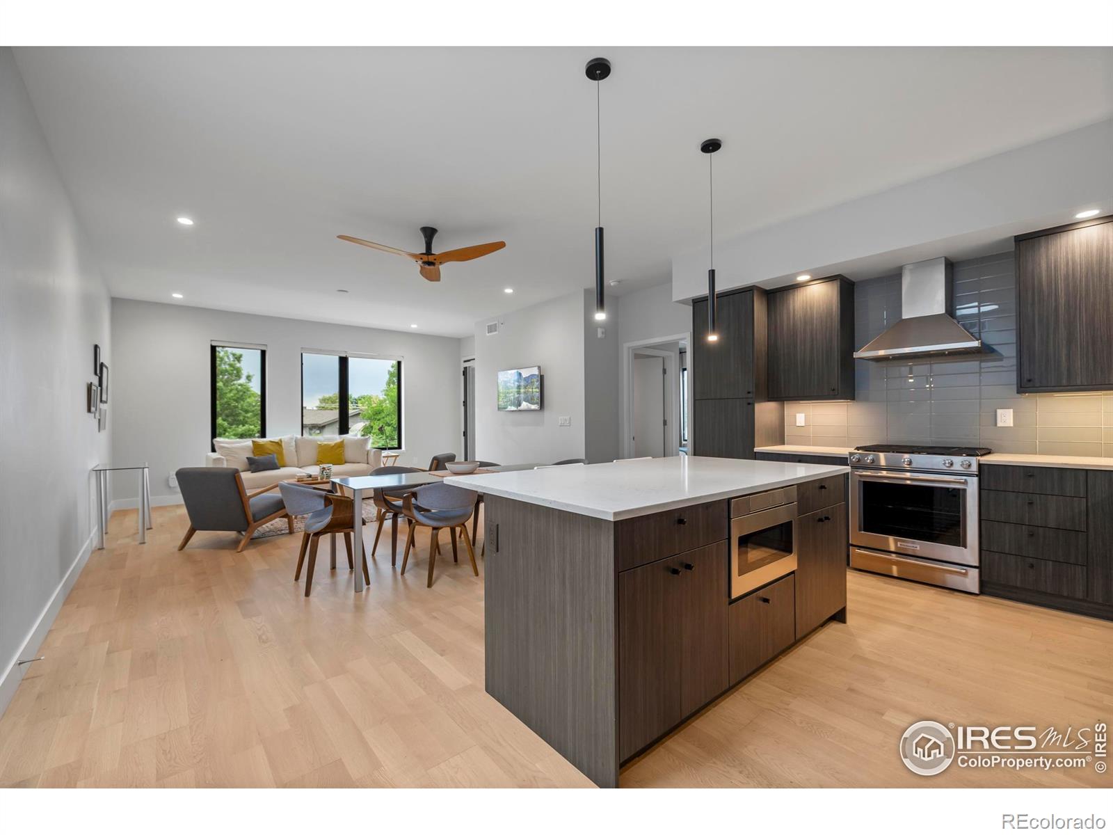 2718 Pine Street Unit: 301