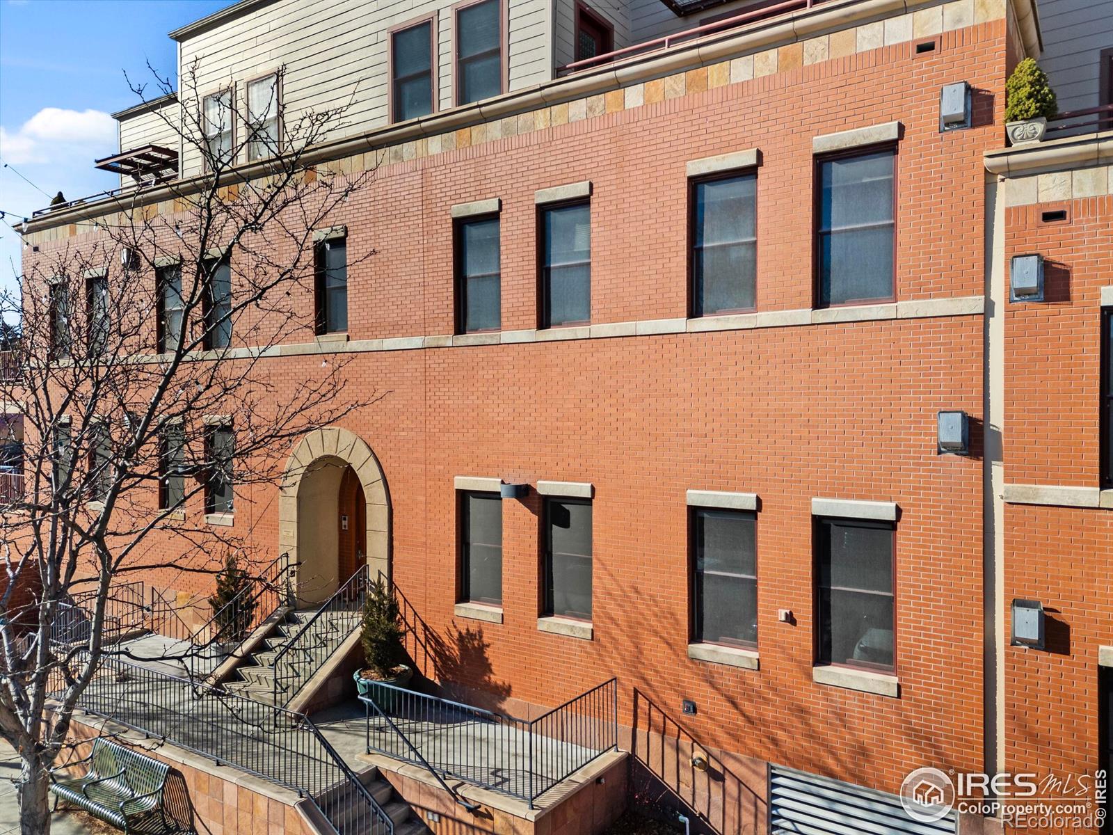 261 Pine Street Unit: 102