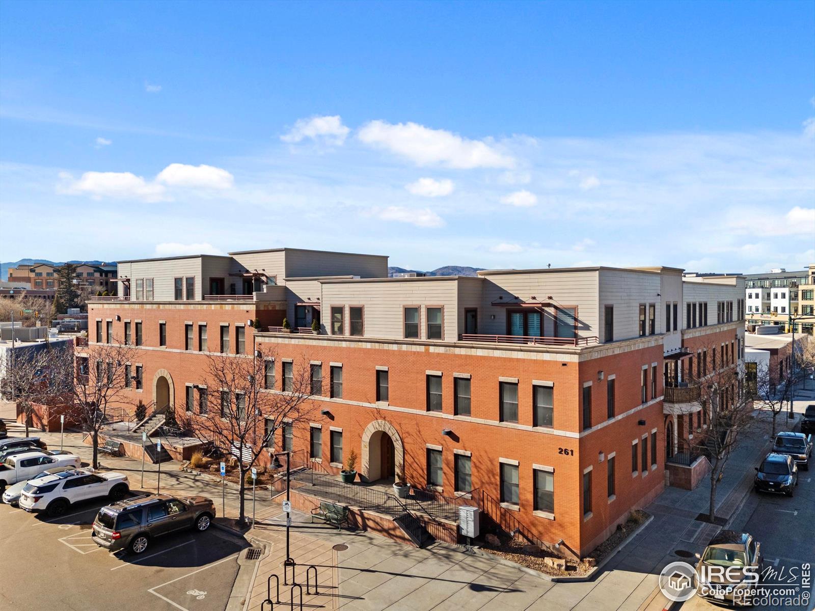 261 Pine Street Unit: 102