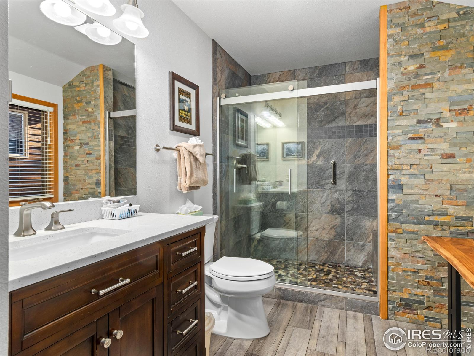 525 Fall River Lane Unit: 4
