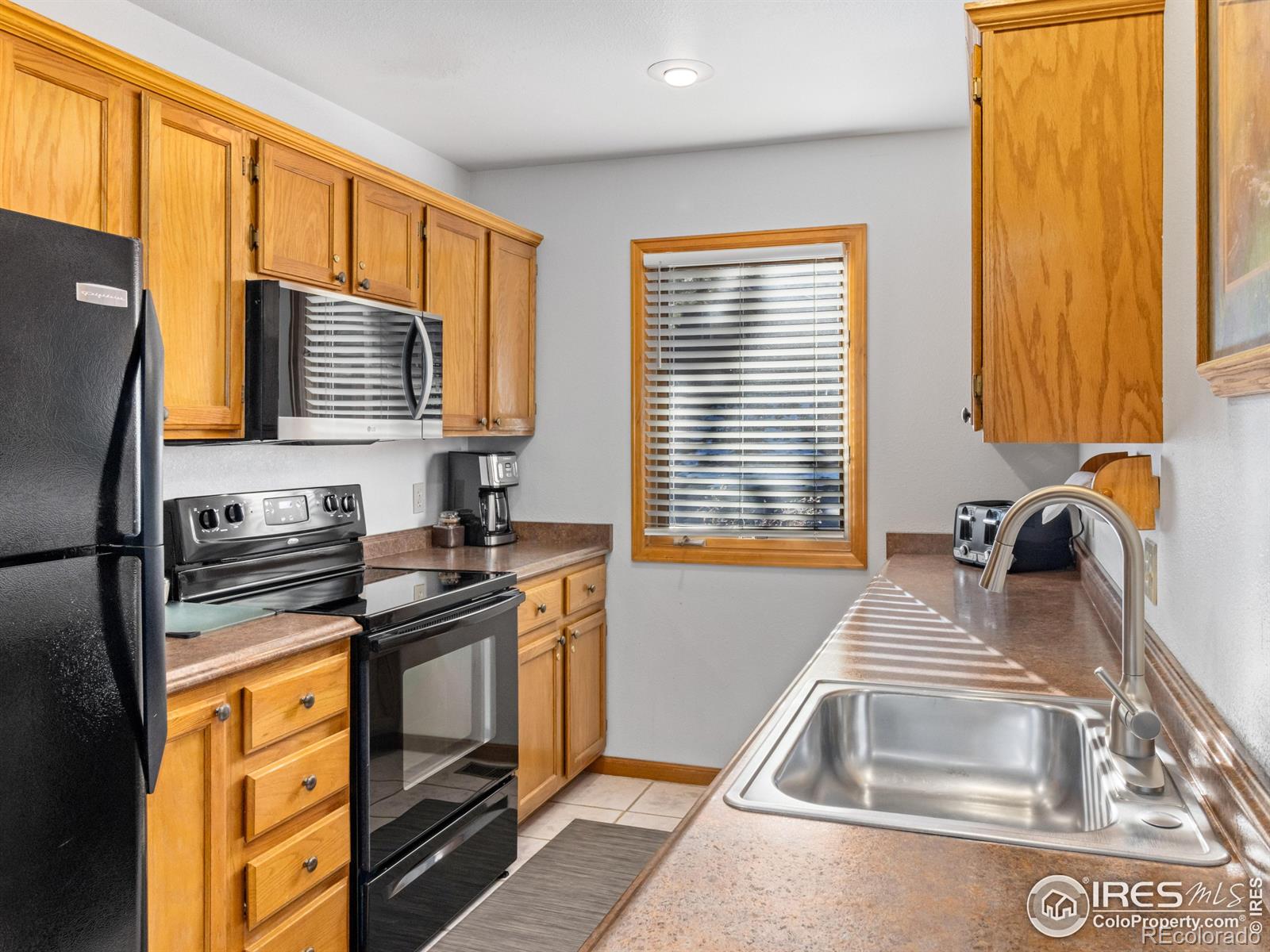 525 Fall River Lane Unit: 4