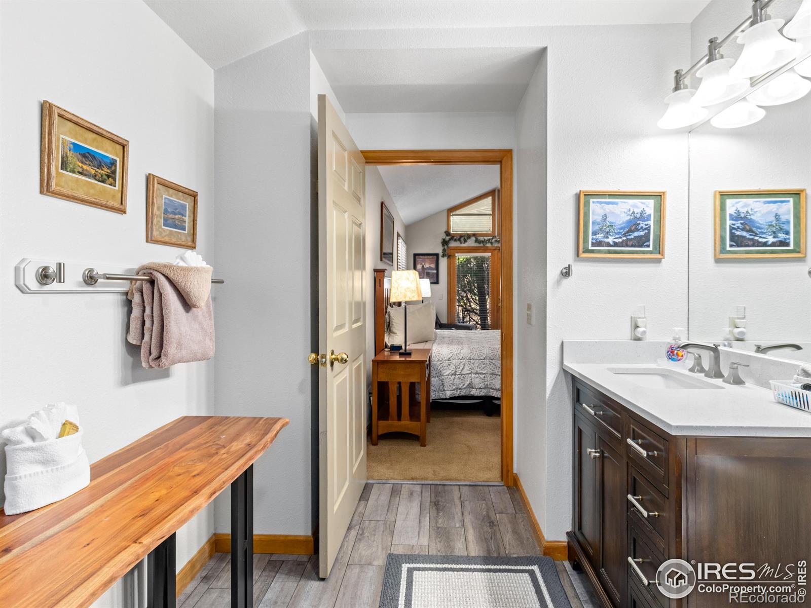 525 Fall River Lane Unit: 4