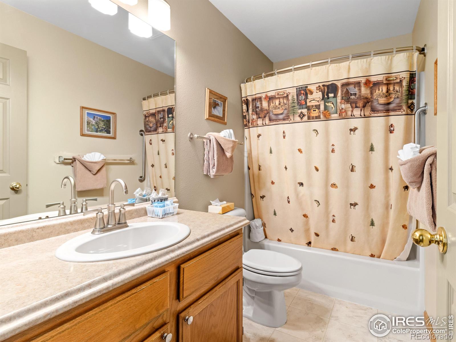 525 Fall River Lane Unit: 4