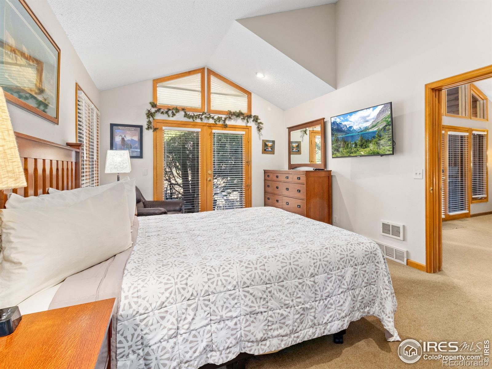 525 Fall River Lane Unit: 4