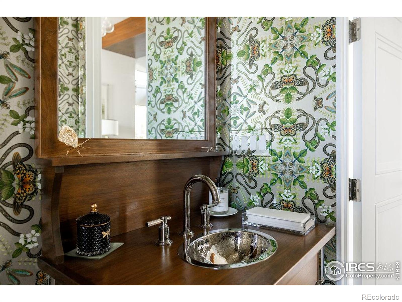 762 Harts Gardens Lane