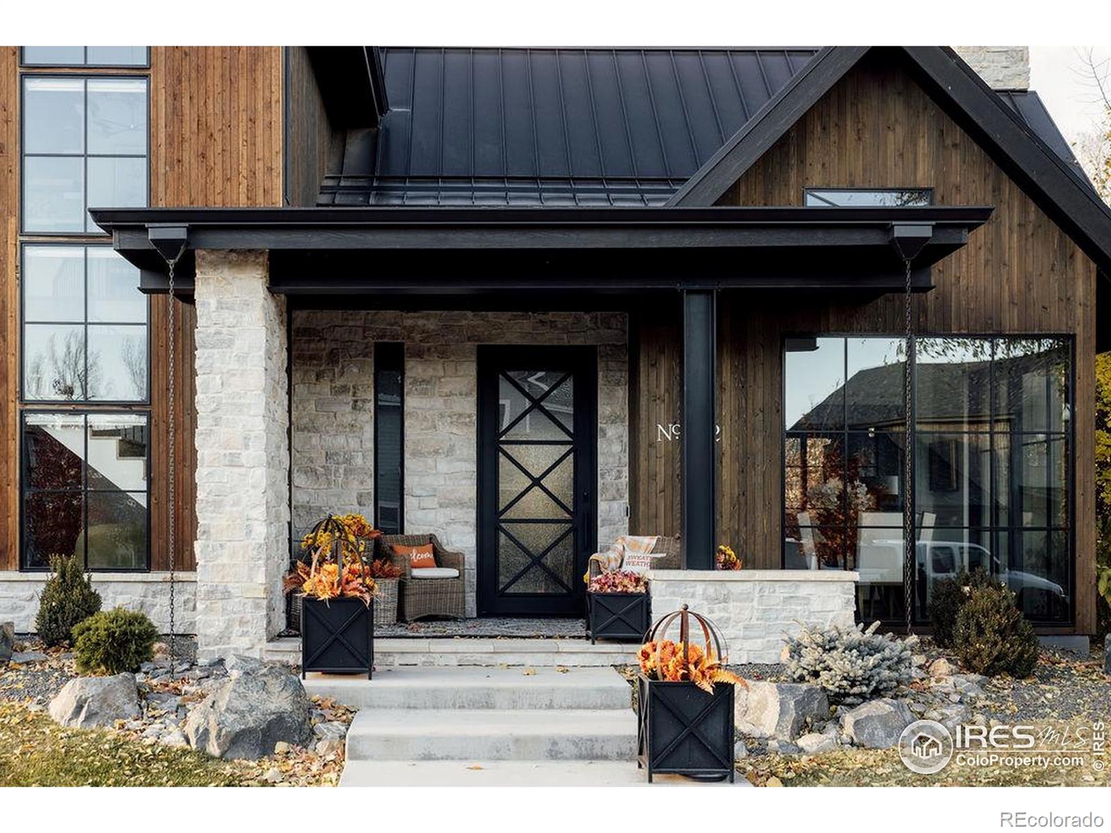 762 Harts Gardens Lane