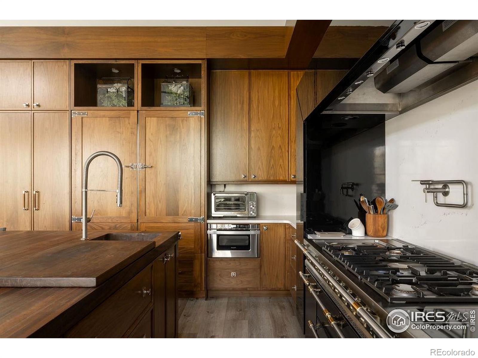 762 Harts Gardens Lane