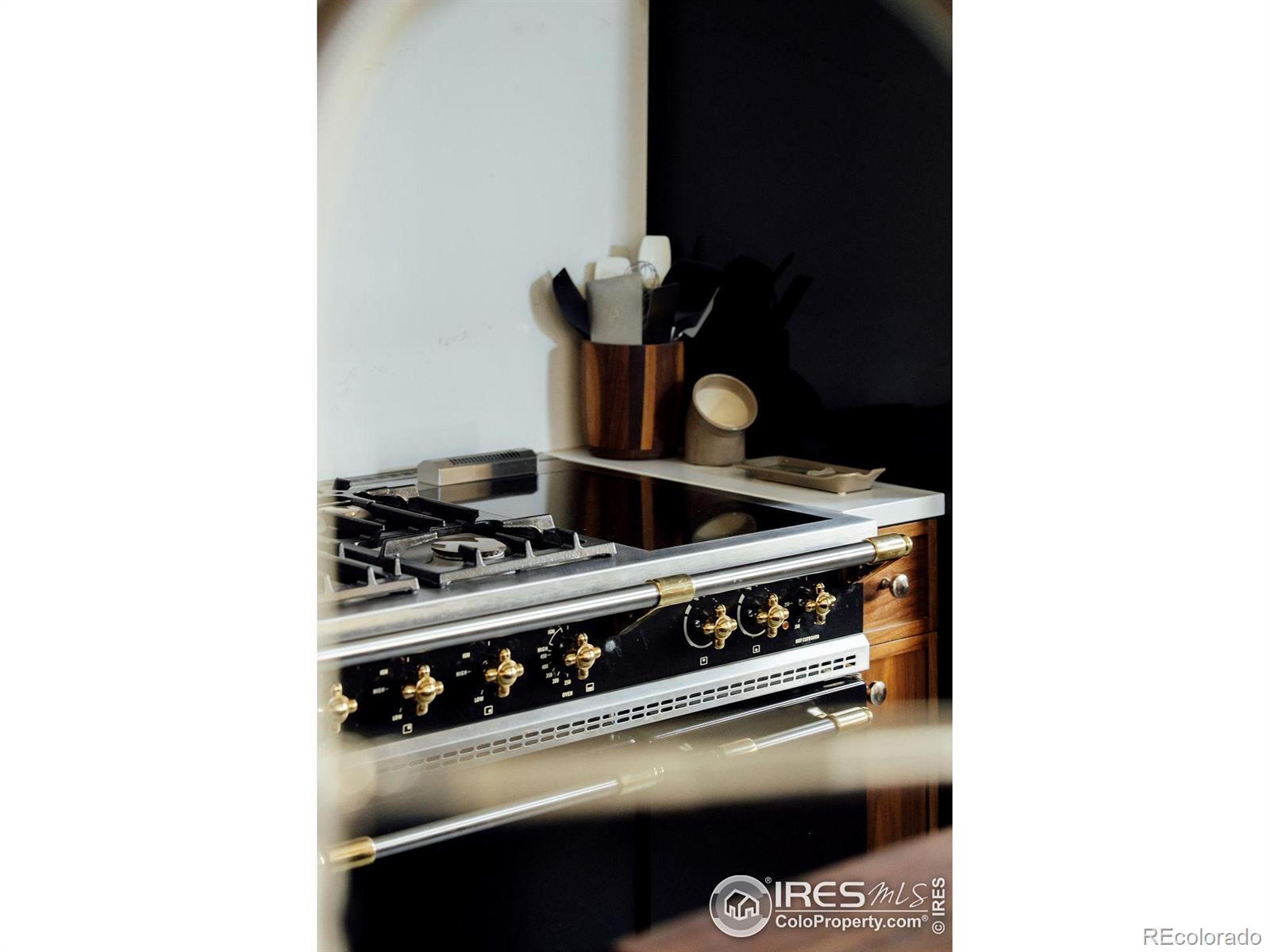 762 Harts Gardens Lane