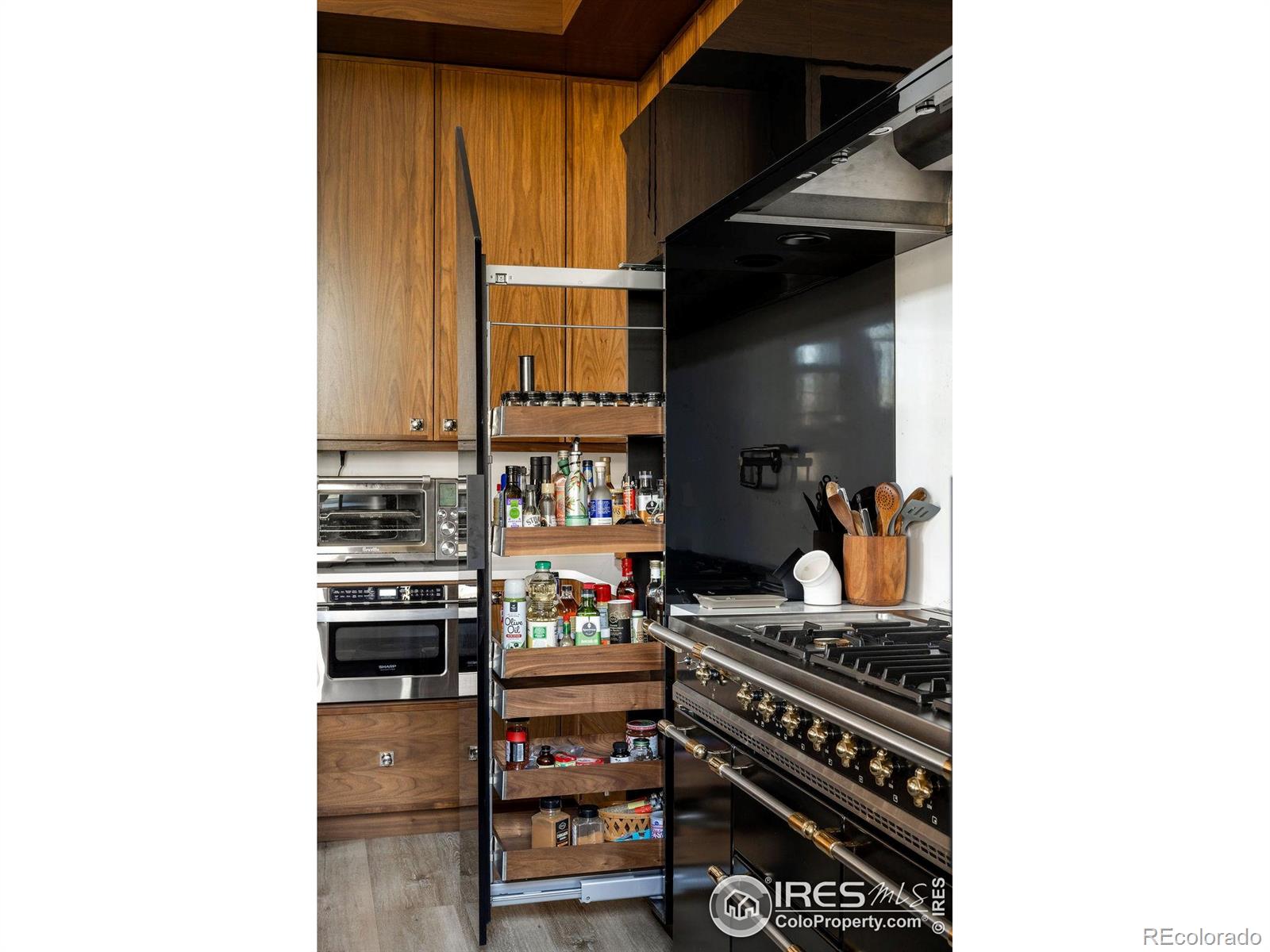 762 Harts Gardens Lane