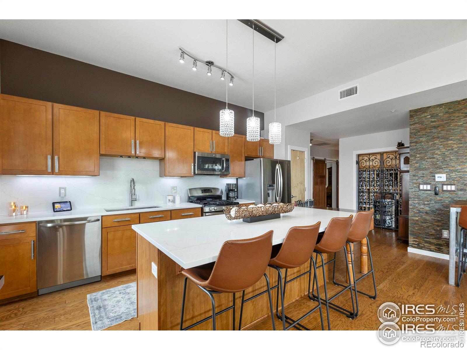 204 Maple Street Unit: 401