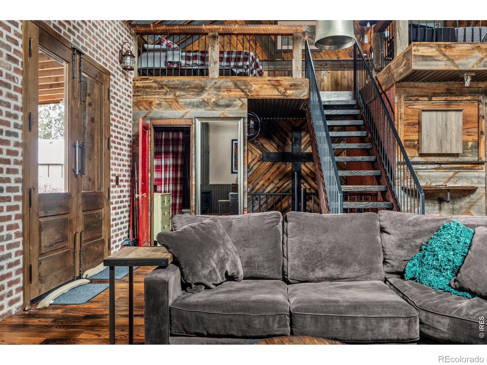 1505 W Prospect Road