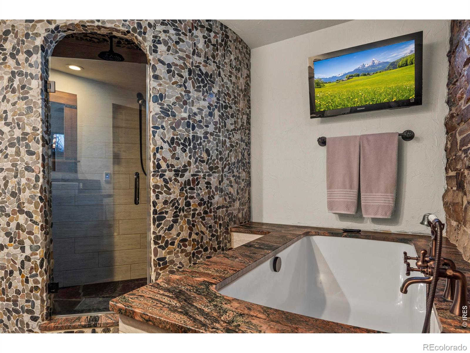 1505 W Prospect Road