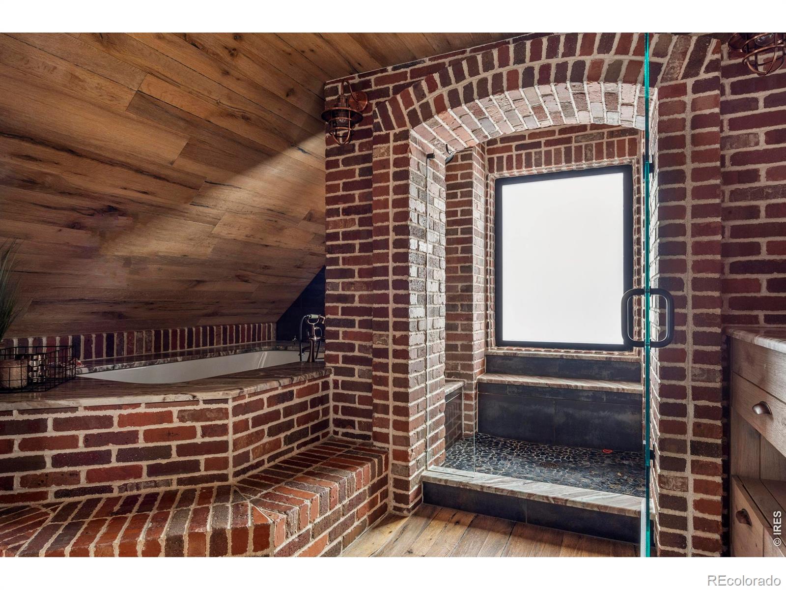 1505 W Prospect Road