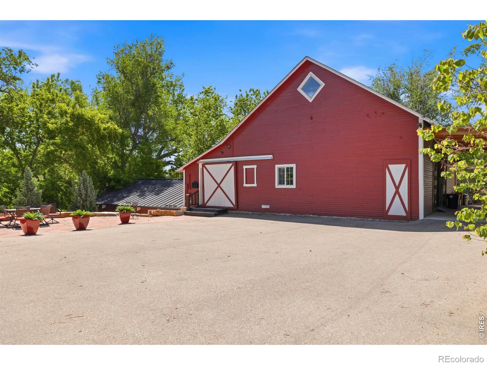 1505 W Prospect Road