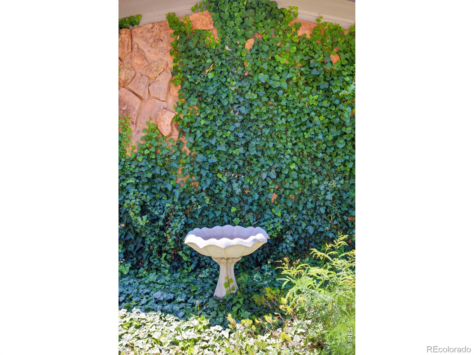400 Ridgewood Court