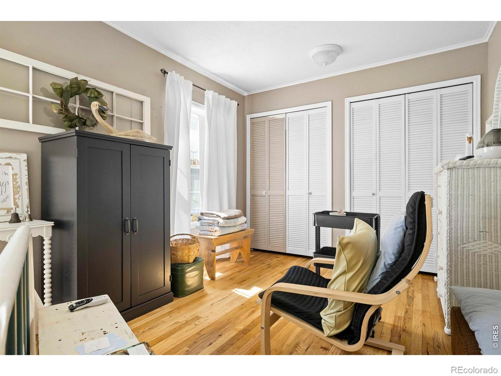 548 W 5th Street