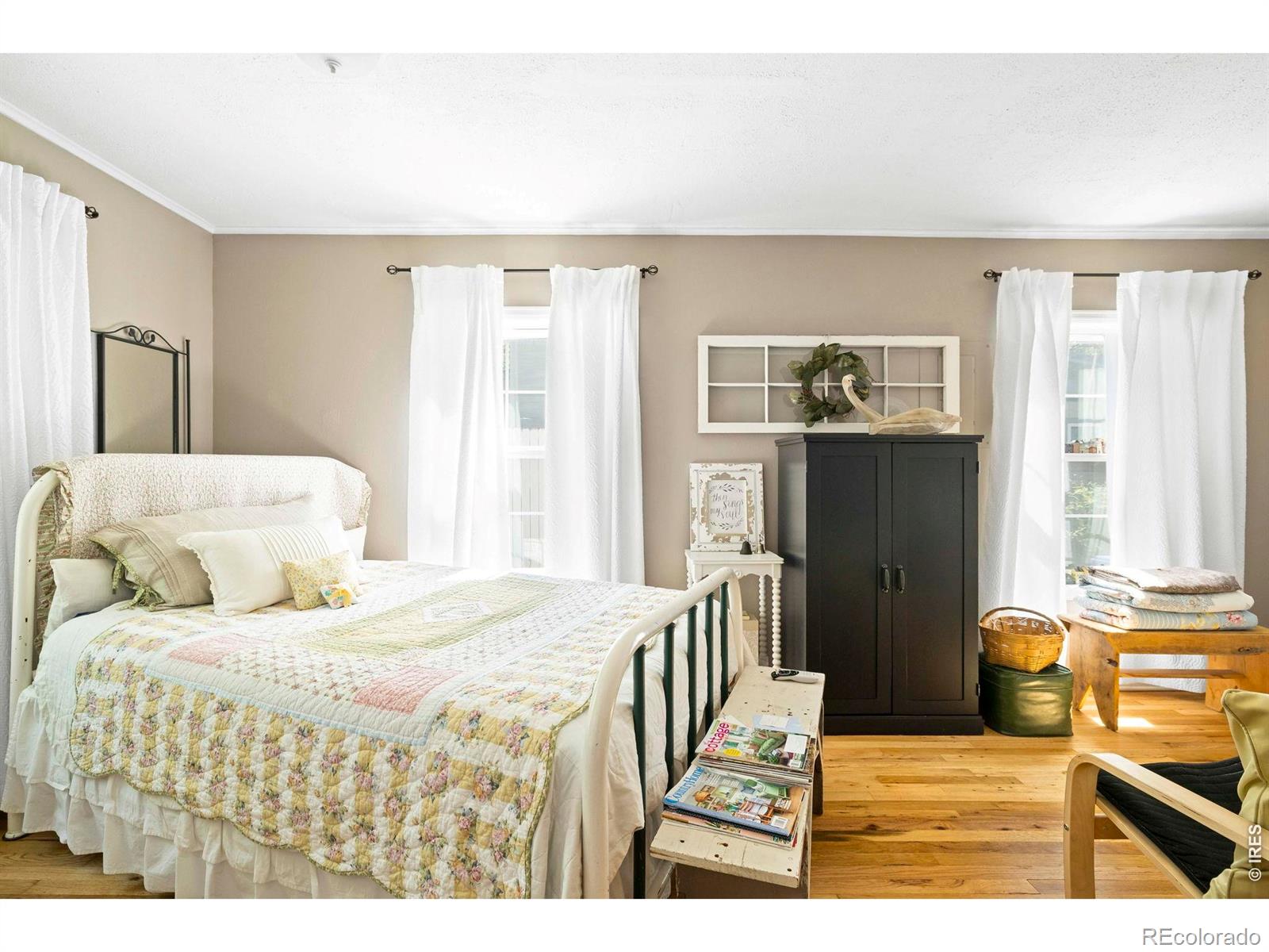 548 W 5th Street