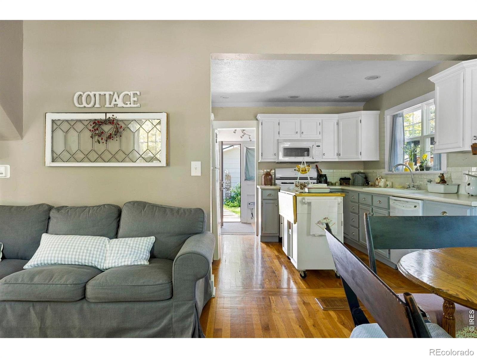 548 W 5th Street