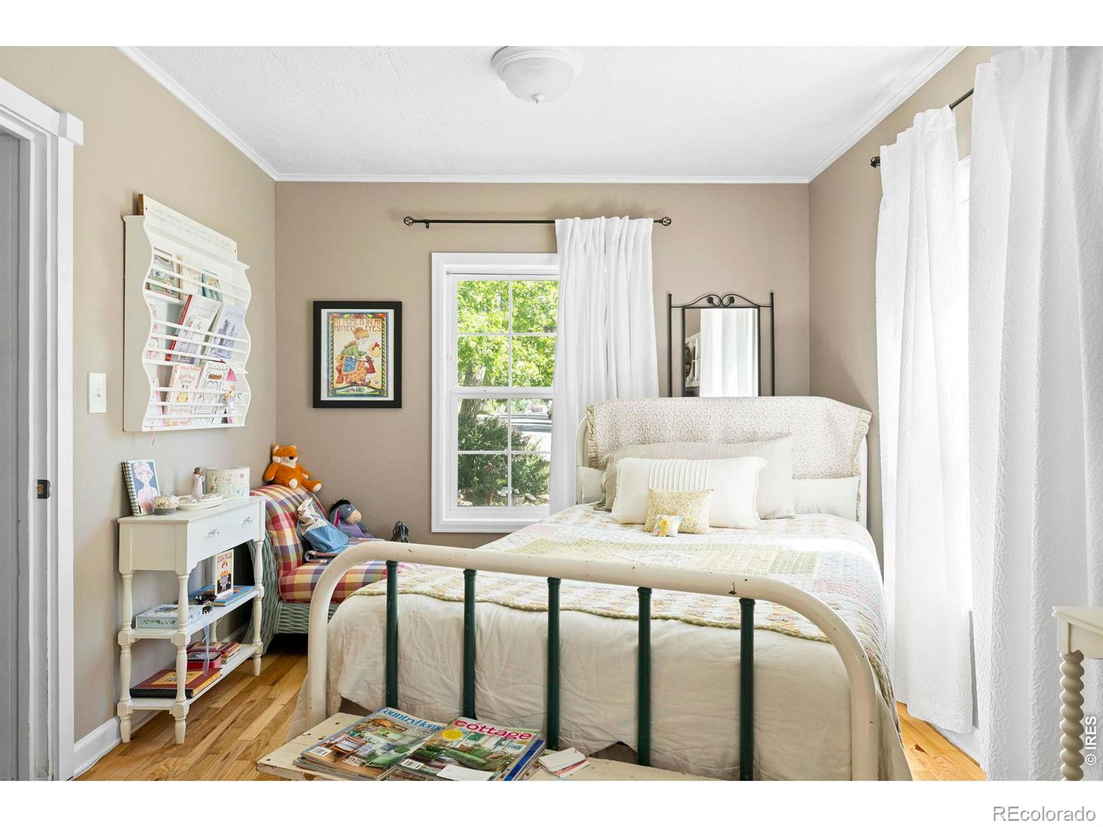 548 W 5th Street