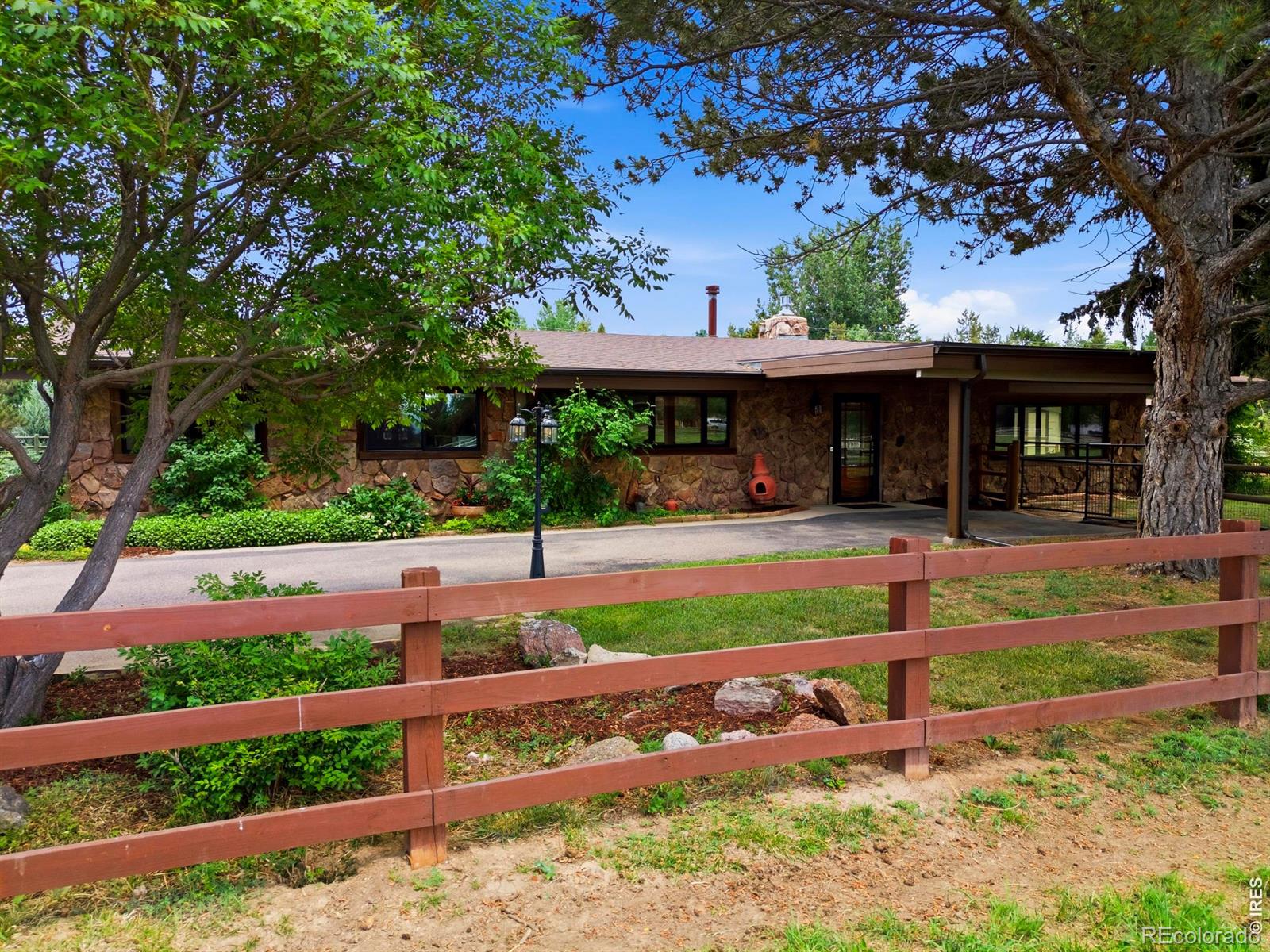 400 Ridgewood Court