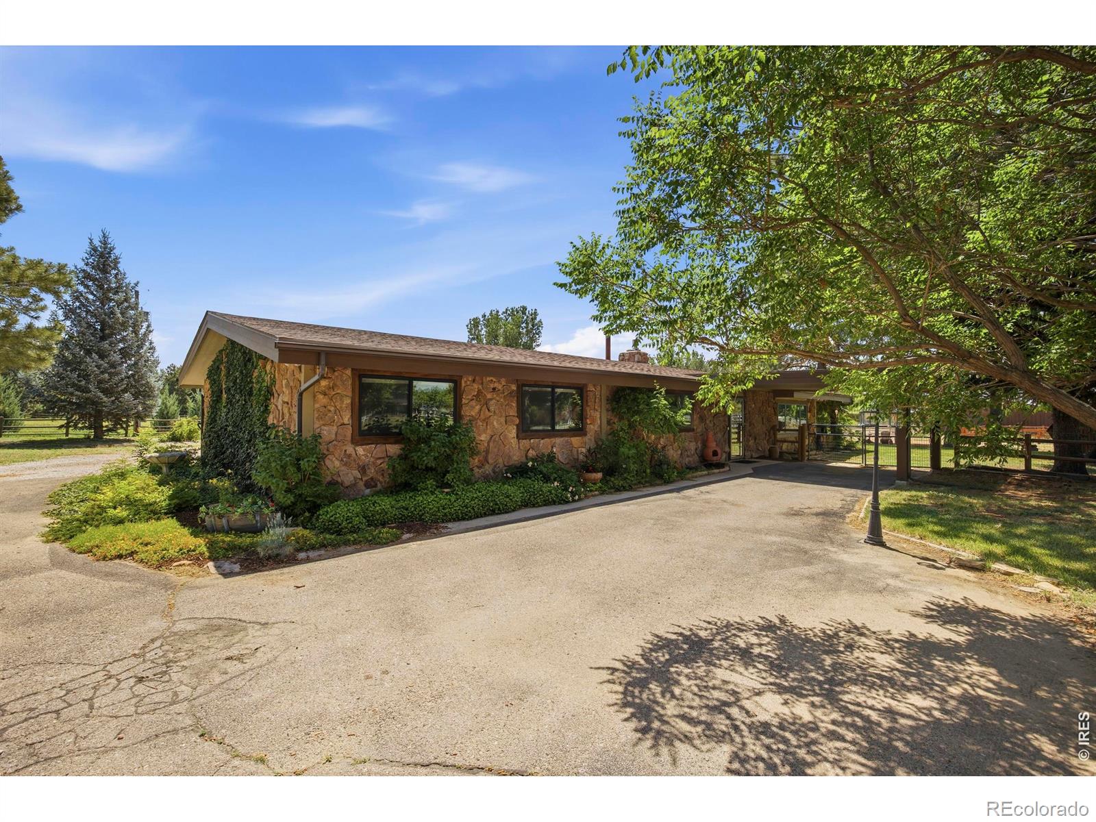 400 Ridgewood Court
