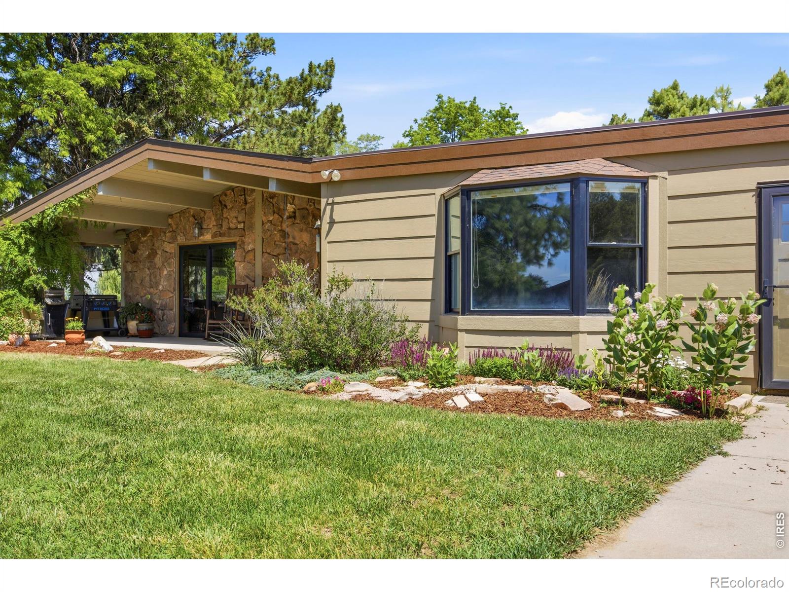 400 Ridgewood Court
