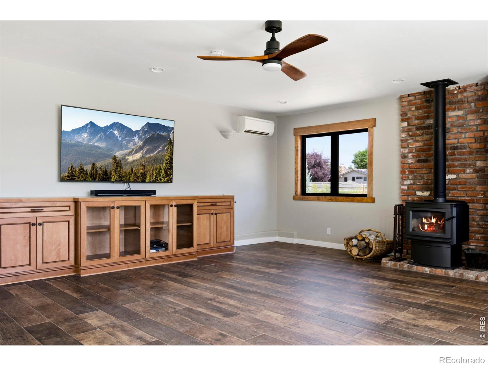 400 Ridgewood Court