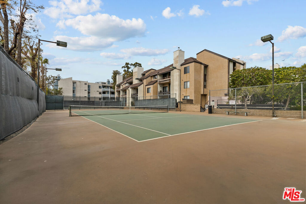 8110 Manitoba Street 106