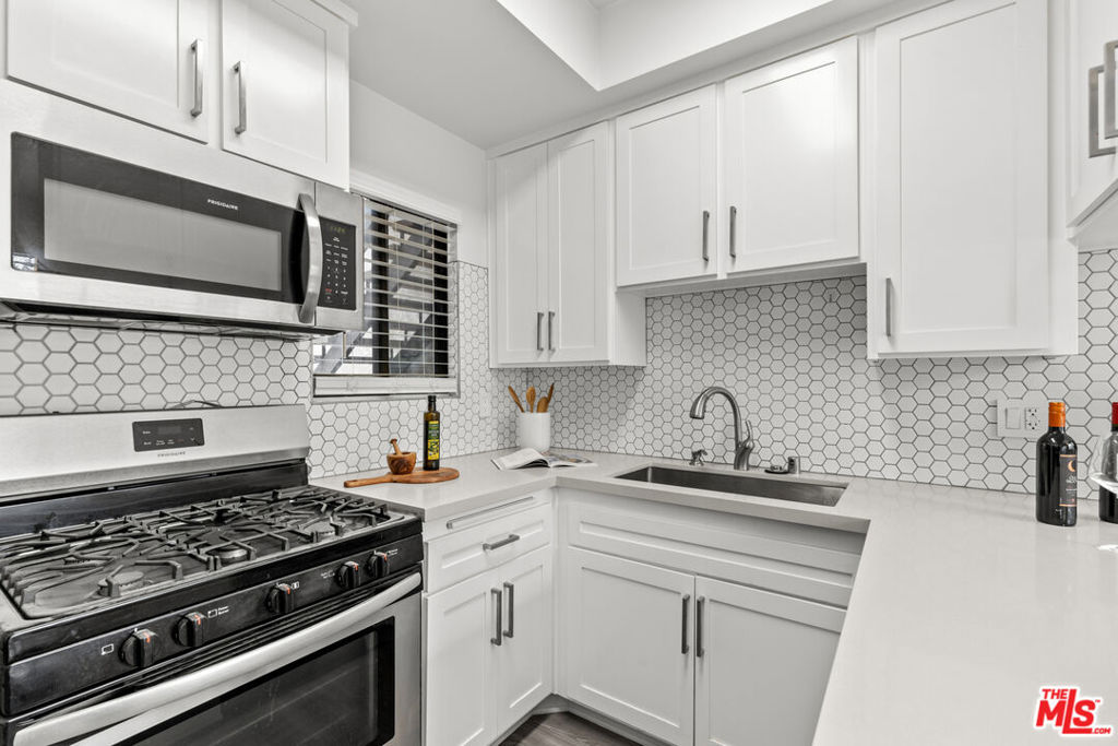 8110 Manitoba Street 106