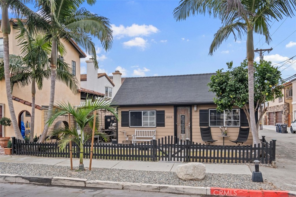 1009 Pecan Avenue