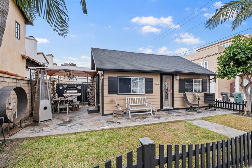 1009 Pecan Avenue