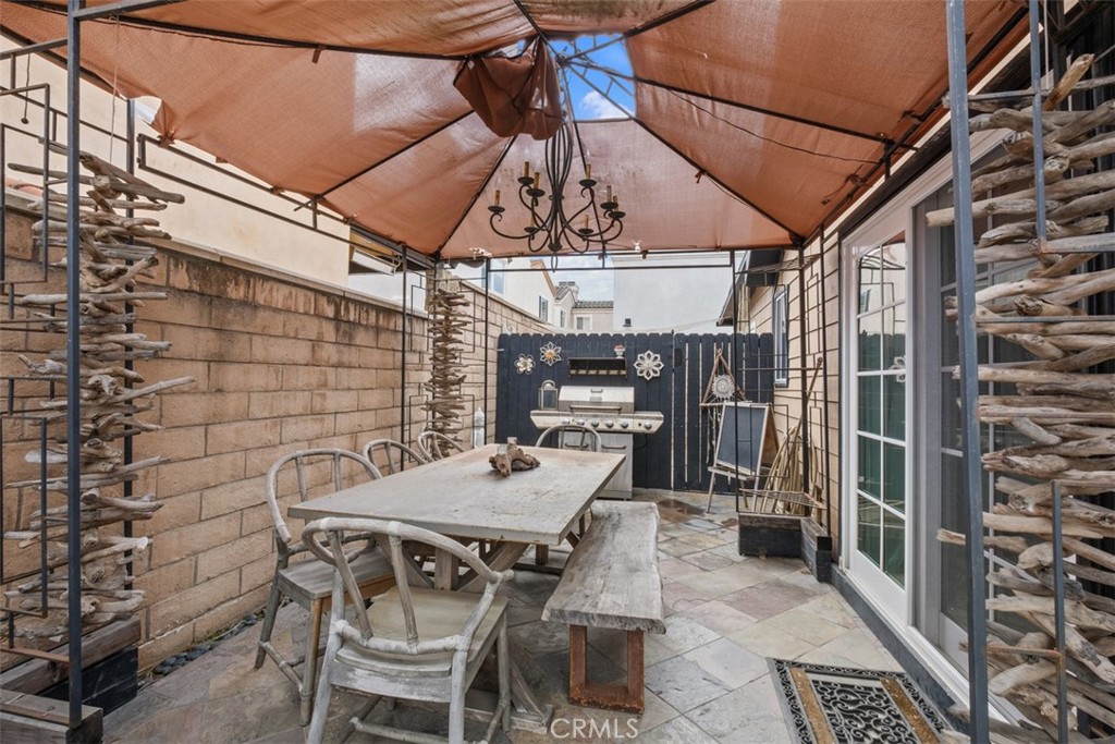 1009 Pecan Avenue
