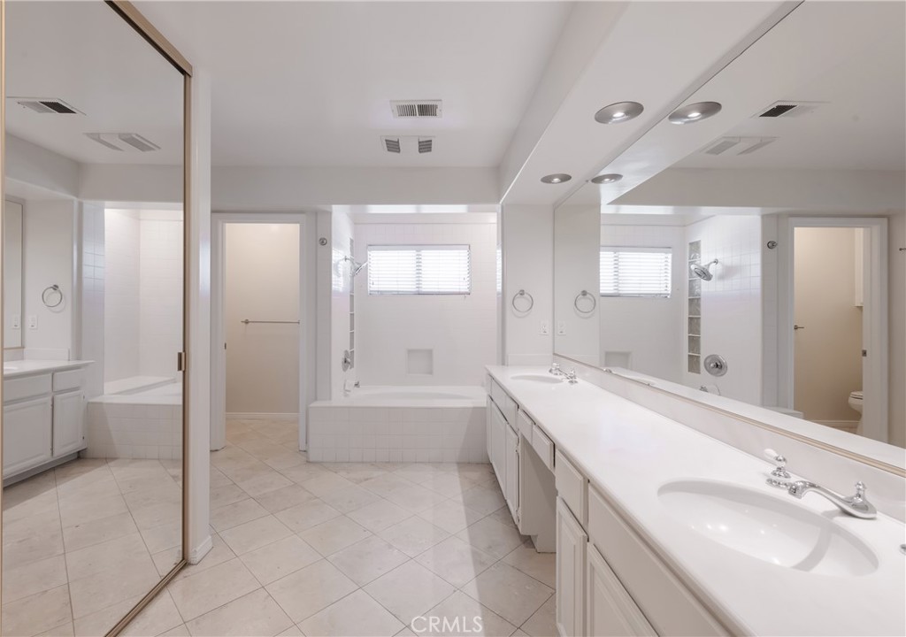 12 Grenada Court