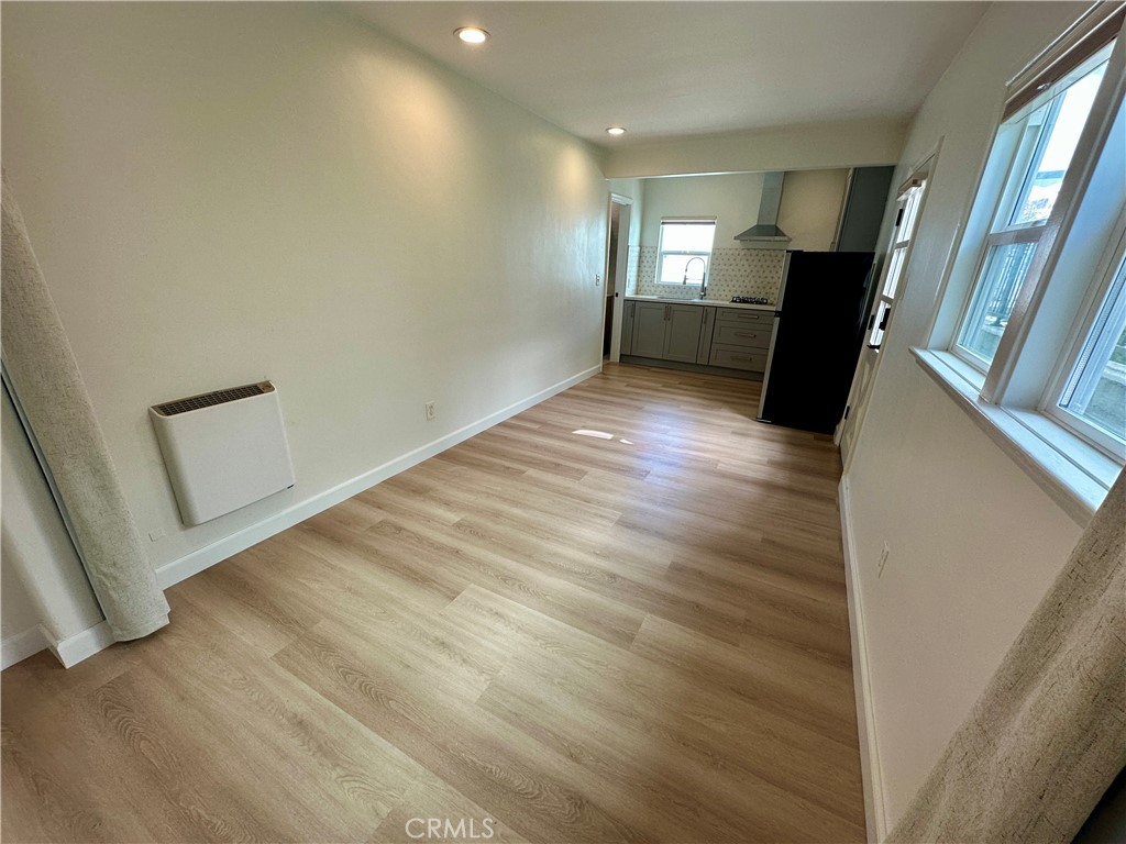 933 1/2 Bayview Drive