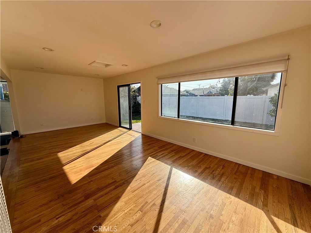 14621 Fonthill Avenue