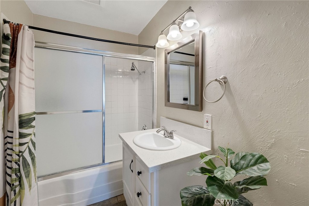 2905 Magnolia Avenue