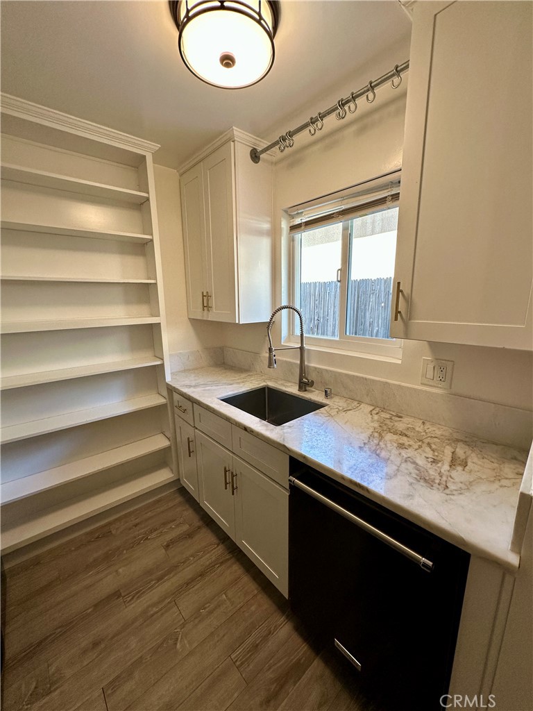 1815 Armour Lane 2
