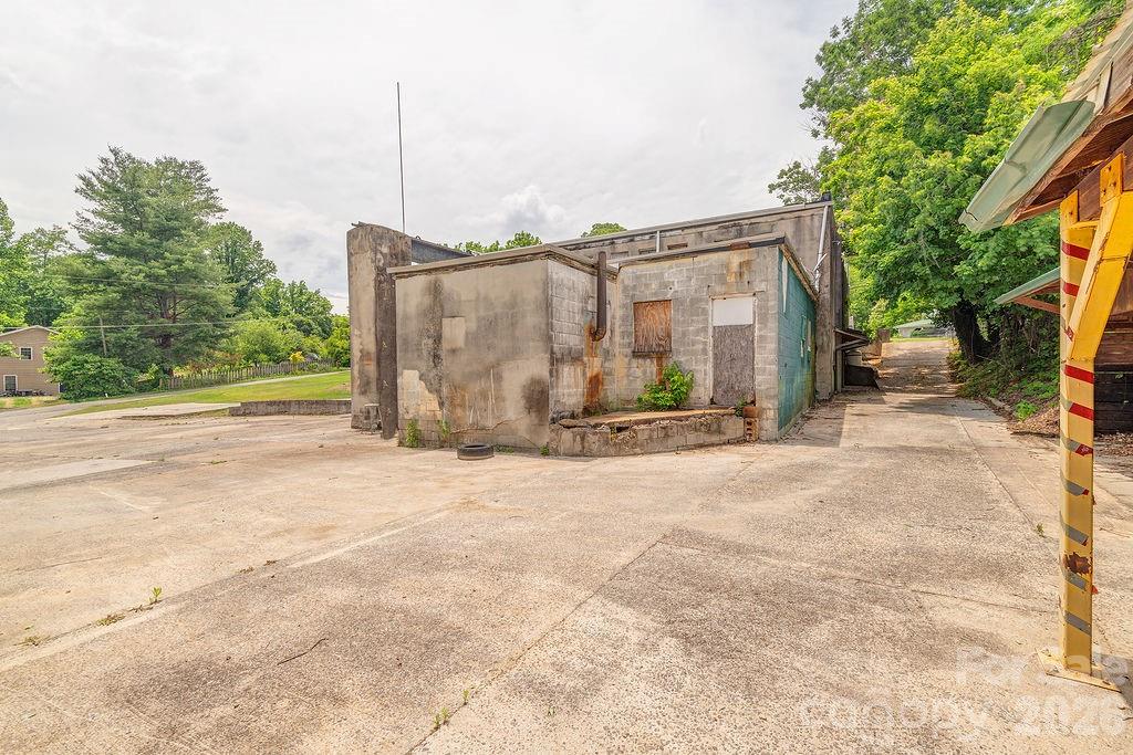 1100-1104 Montreat Road
