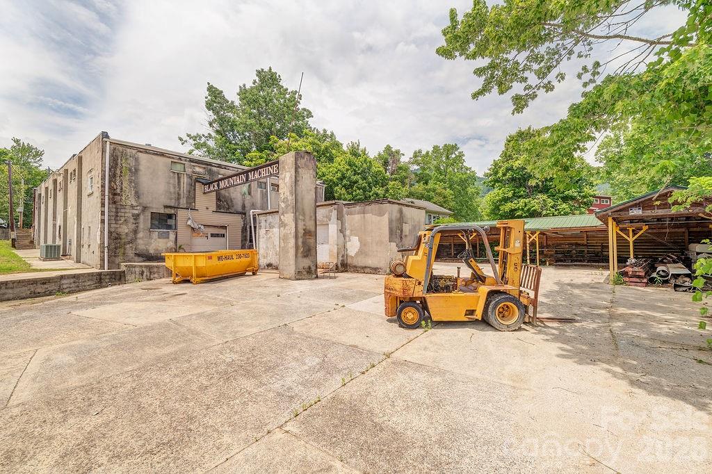 1100-1104 Montreat Road