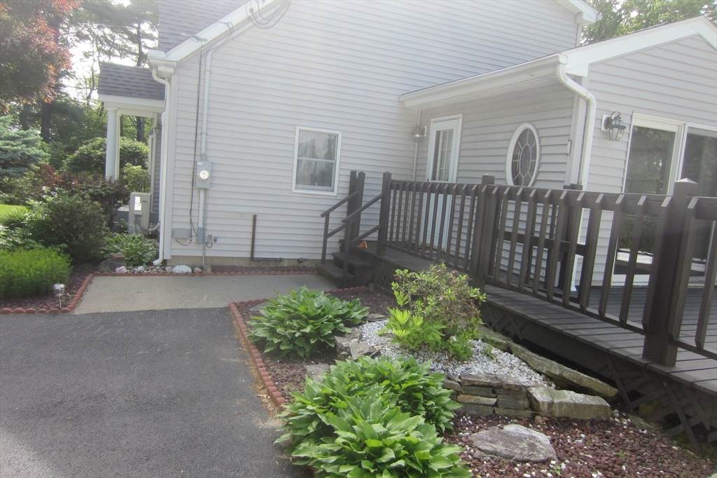 30 Bailey Rd