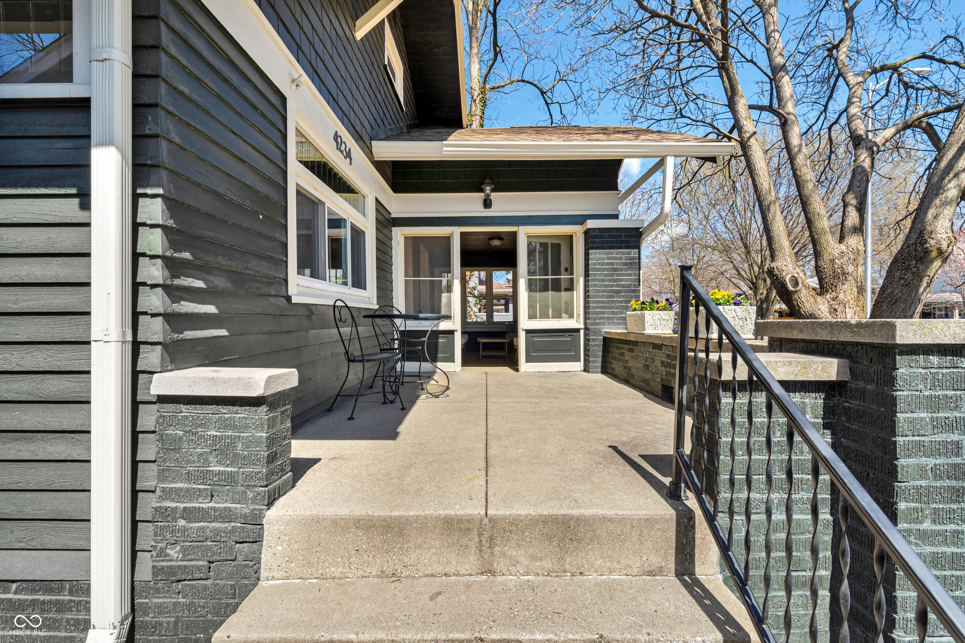 4234 N College Avenue